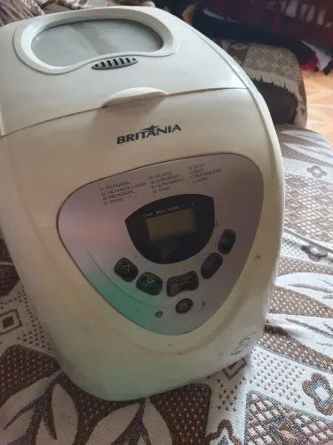 Máquina de fazer pão Britania