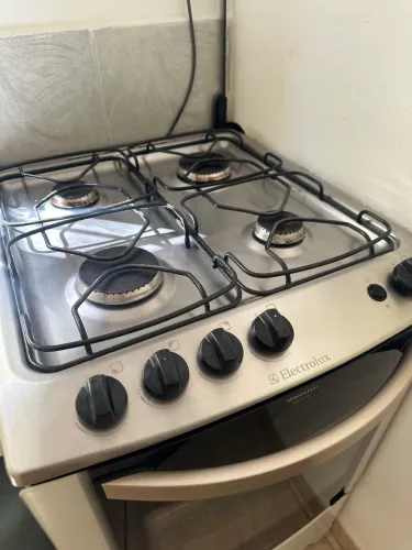Fogão 4 bocas Electrolux em perfeito estado