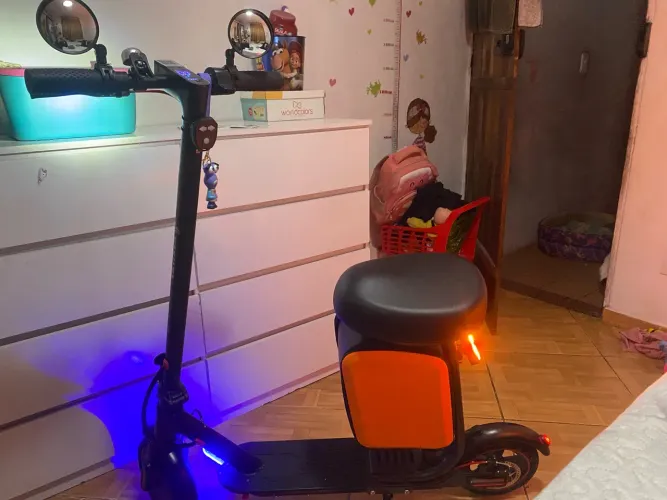 PATINETE ELÉTRICO COM BANCO