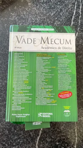 Livro de direito acadêmico de direito 