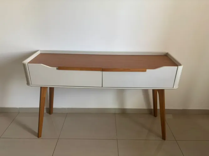 Aparador novo, design moderno