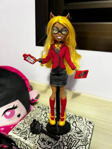 Boneca Monster High - Clawdia Frights Câmara Action 