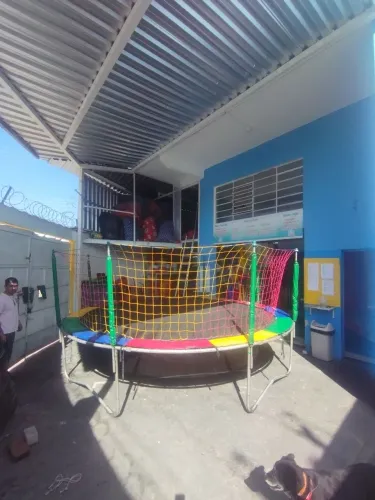 Vendo cama elástica de 4,27m