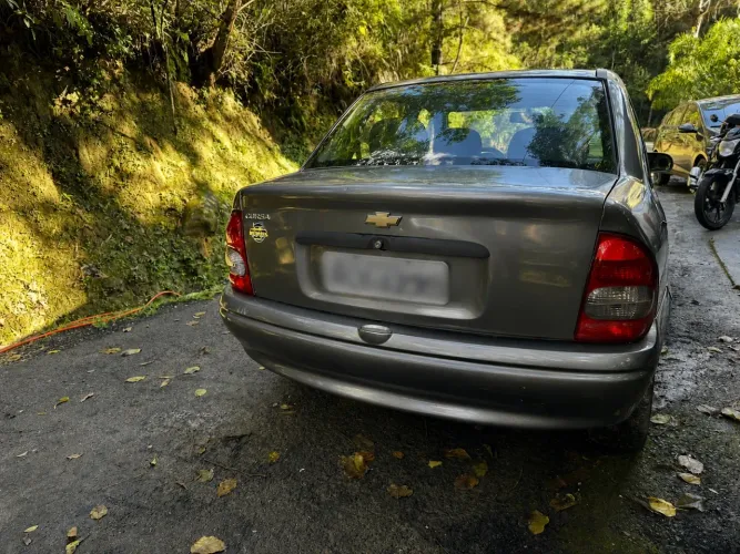 Chevrolet Corsa Sedan 1.0 MPFI 8V 71cv 4P 2004