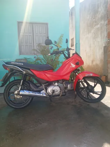 Pop110 na partida elétrica em dia empracada
