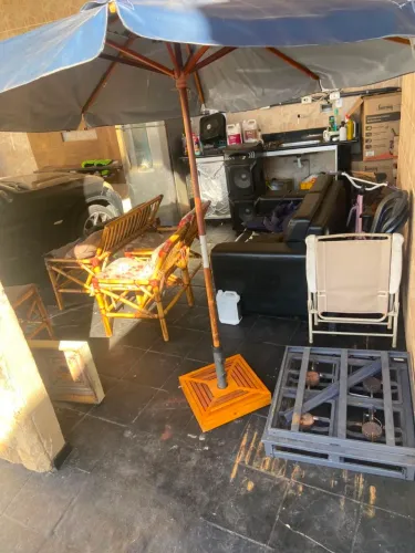 ombrelone com pe de madeira e concreto por dentro lindo 2.40 metro e quarenta 