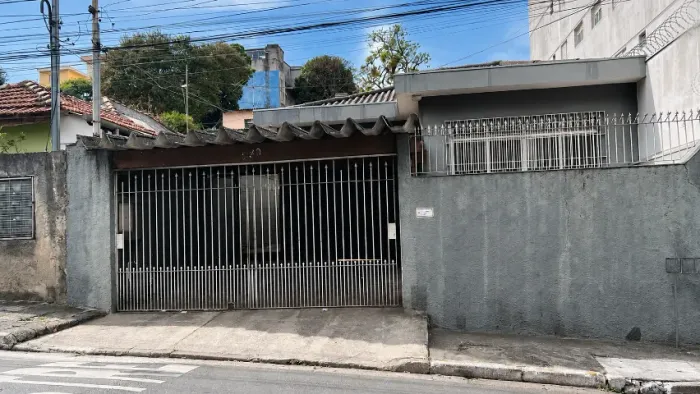 Casa térrea com edícula e pomar em Pirituba