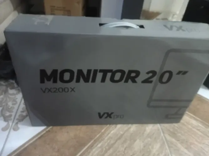 Monitor 20 polegadas na caixa NOVO