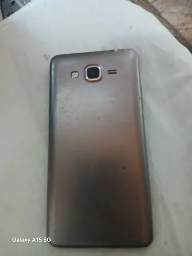 Celular não funciona não sei o defeito bom pra retirada de peças