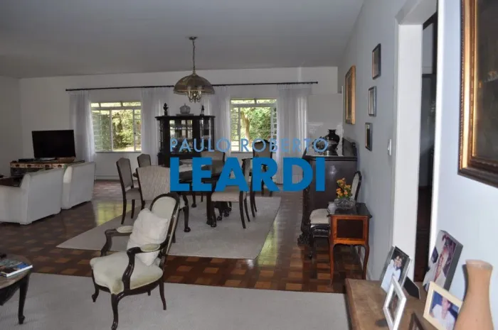 CASA ASSOBRADADA - JARDIM GUEDALA - SP