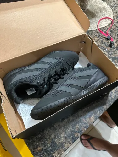 VENDO PREDATOR CLUB IN SALA J Adidas - Preta