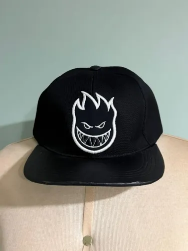 Boné Spit Fire