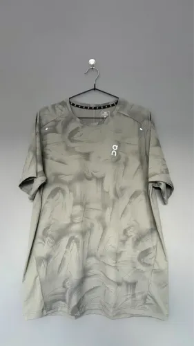 Camiseta On