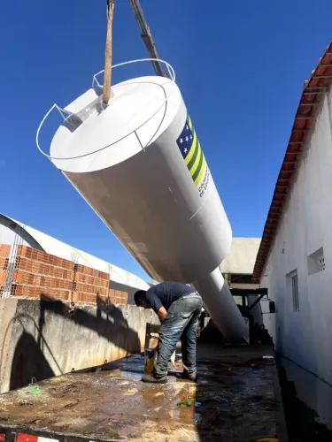 Caixa d'Água Metálica 5.000 L Modelo Taça Coluna Cheia