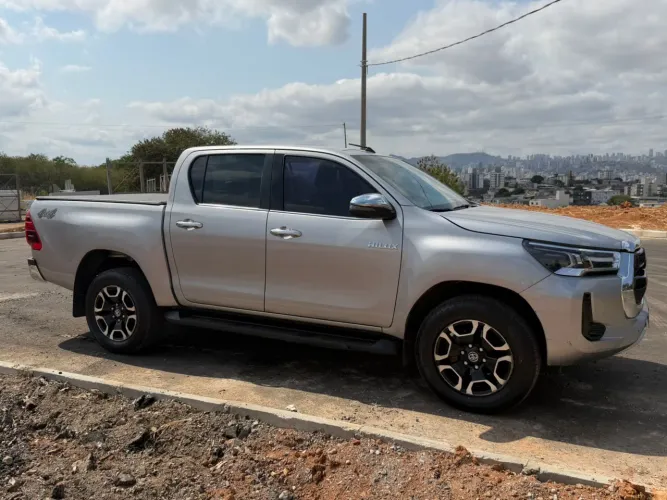 Toyota Hilux CD SRX 4X4 2.8 TDI 16V Diesel Aut. 2023