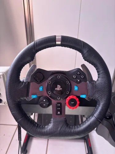 Volante logitech g29 com cockpit