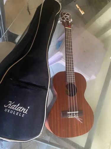 Ukulele kalani tenor