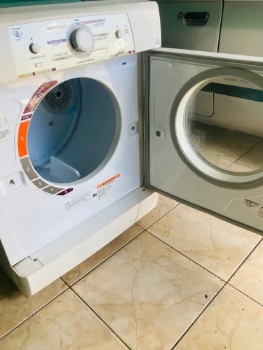 Máquina de secar roupa Brastemp