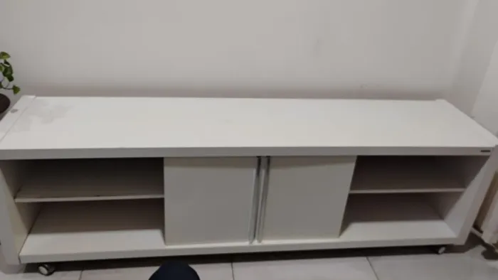 Rack branco para TV - (1,90m) - bom estado de conservação
