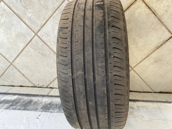 Pneu para carro