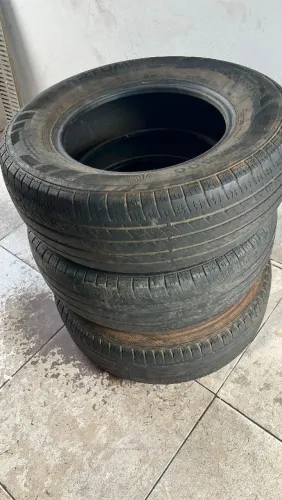 Vendo 3 pneus usados somente 235/70 R16, já rodado (Anápolis)