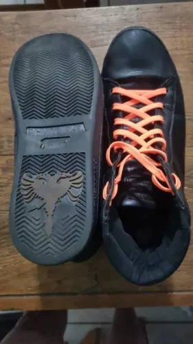 Bota Tênis Cavalera Original - Couro Preto e Cadarço Laranja Neon (Tamanho 38)