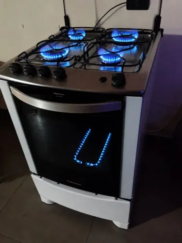 FOGÃO ELECTROLUX AUTOMÁTICO SEMI NOVO
