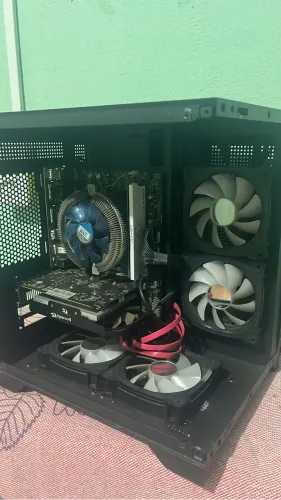 Vendo placa de vídeo rx560 usado com nenhum detalhe 