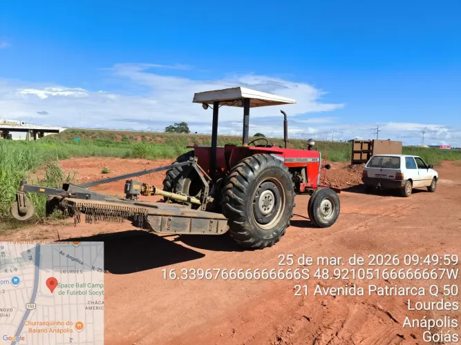 Aluguel trator com roçadeira