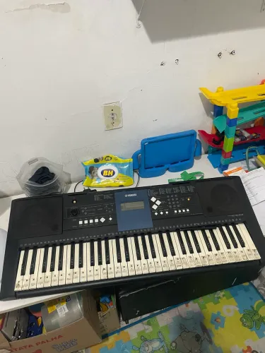 Teclado Yamaha PSR-E333 Completo