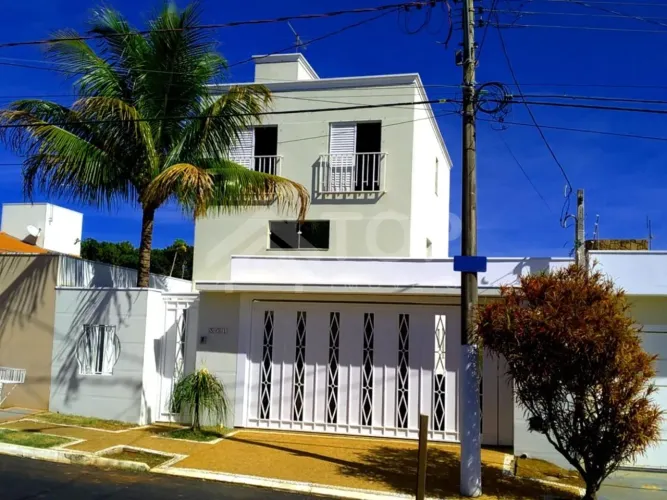 Sobrado à Venda e Locação em São Carlos - Residencial Samambaia