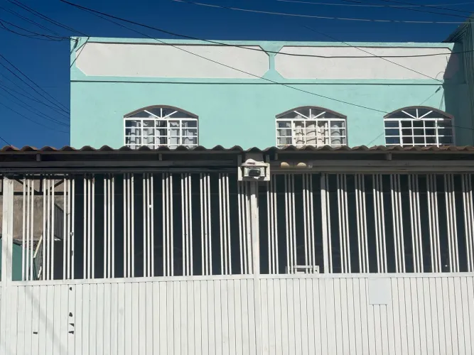 Alugo Casa de Fundos na QNM 8 da Ceilândia Norte