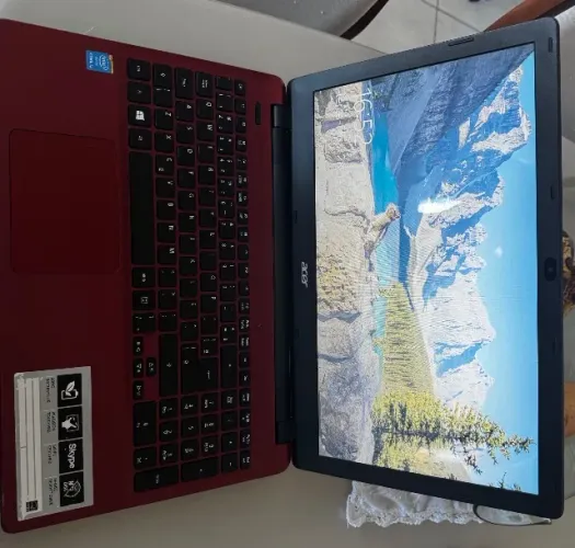 Notebook Acer Aspire E5-571 - Potência e Estilo em Vermelho!