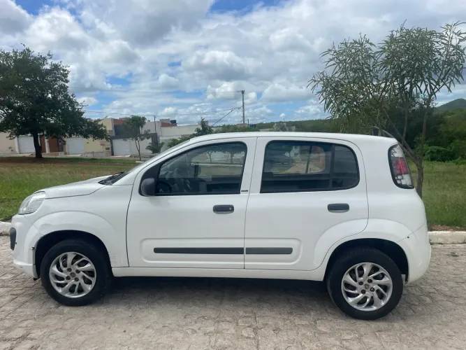 Fiat Uno Attractive 1.0 EVO Fire Flex 8V 5P 2016