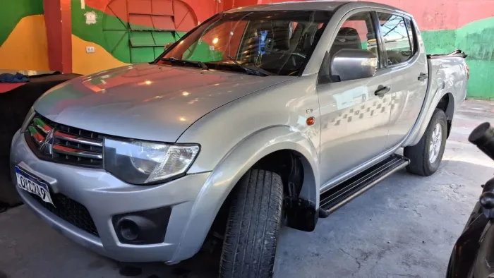 Mitsubishi L200 Triton HLS 2.4 Flex 16V CD Mec. 2015