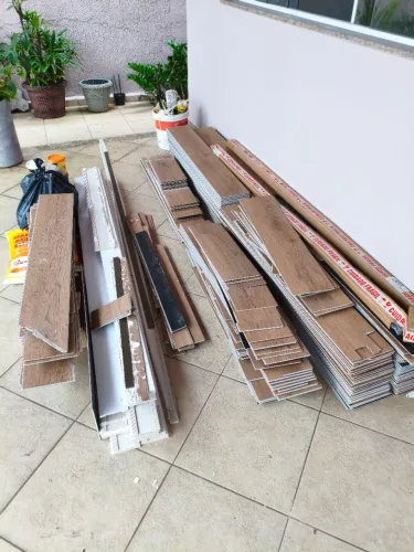 Vendo 60mt de piso vinílico clicado 