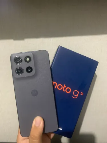 Celular moto g15 com a caixa e o carregador original