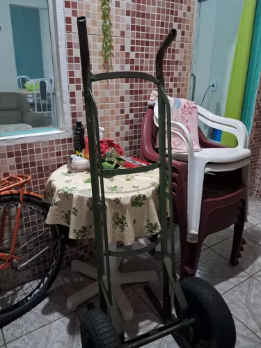 Vende se carrinho para transportar gás,água etc..