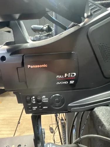 Câmera filmadora Panasonic AVC HD COM SAÍDA HDMI