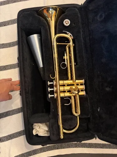 Trompete Yamaha YTR-3335 Bb Dourado Semi Novo Com Case