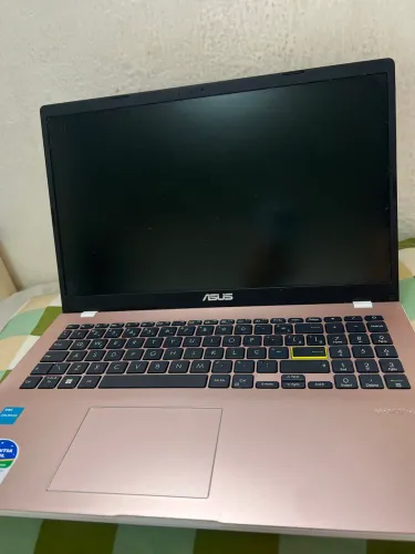 Vendo notebook Asus em perfeito estado
