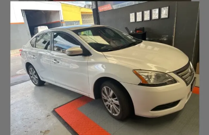 Nissan Sentra SL 2.0/ 2.0 Flex Fuel 16V Aut. 2015