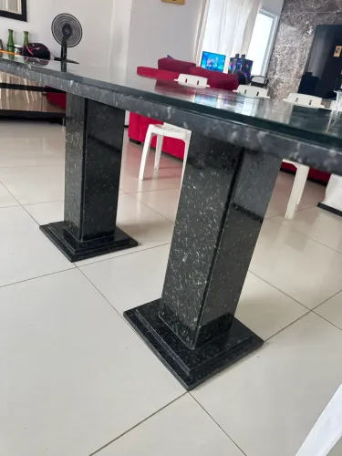 Mesa de granito semi nova 