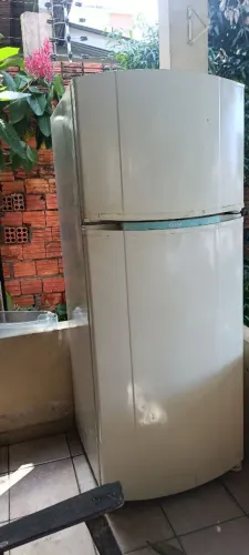 Geladeira Consul 2 portas funcionando perfeitamente