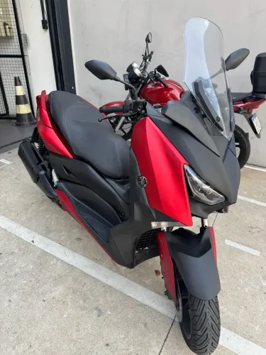 Xmax 250 2022 vermelho fosco com baixa km