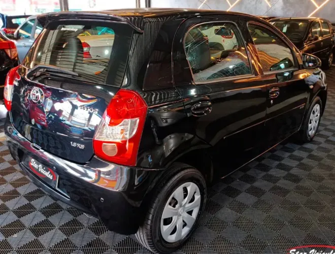Toyota Etios XS 1.3 Flex 16V 5P Mec. 2013