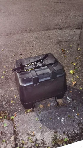 BAÚ 90L + SUPORTE PROTORK PARA ENTREGAS