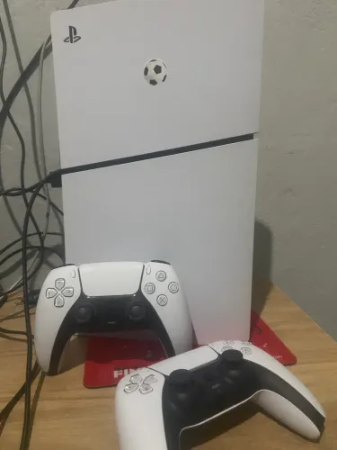 PS5 SLIM + 2 CONTROLE + TODOS OS CABOS NA CAIXA