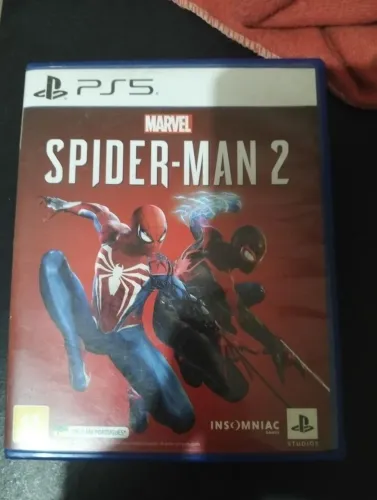 Vendo jogo do homem aranha 2 