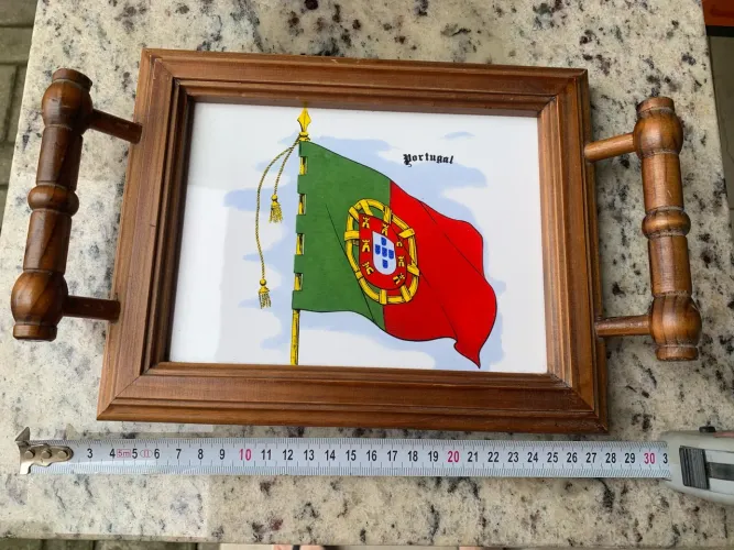 Souvenir de Portugal bandeja em madeira e cerâmica 